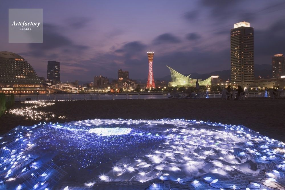 神戸港新港第一突堤より神戸プラージュと神戸ポートタワーと神戸海洋博物館とホテルオークラ神戸夕景