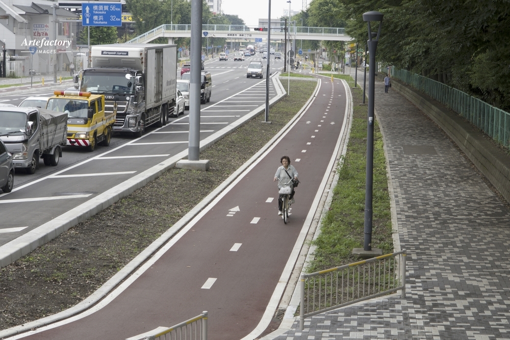 歩道 と 自転車