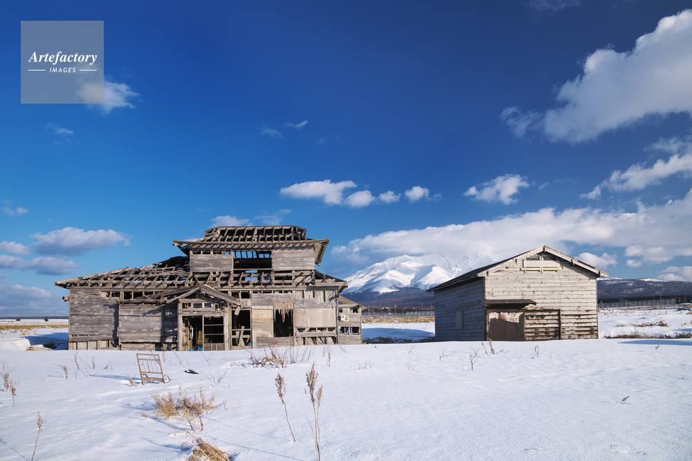 廃屋と利尻山 北のカナリアたちロケ地