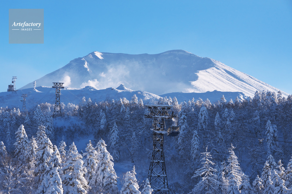 旭岳ロープウェイの点検と雪降ろし作業と旭岳 大雪山