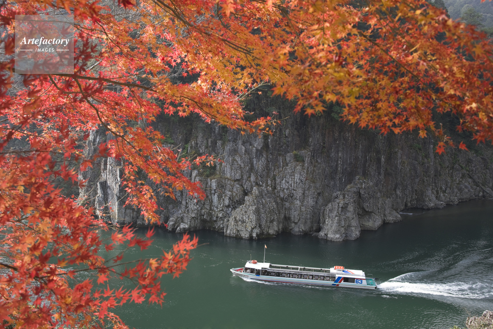 瀞峡遊覧船と紅葉