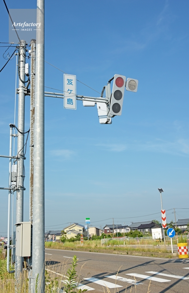 雪が付着しにくいフラット型ｌｅｄ信号機