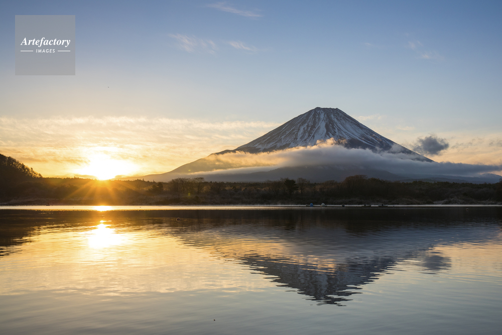 富士山と精進湖の日の出